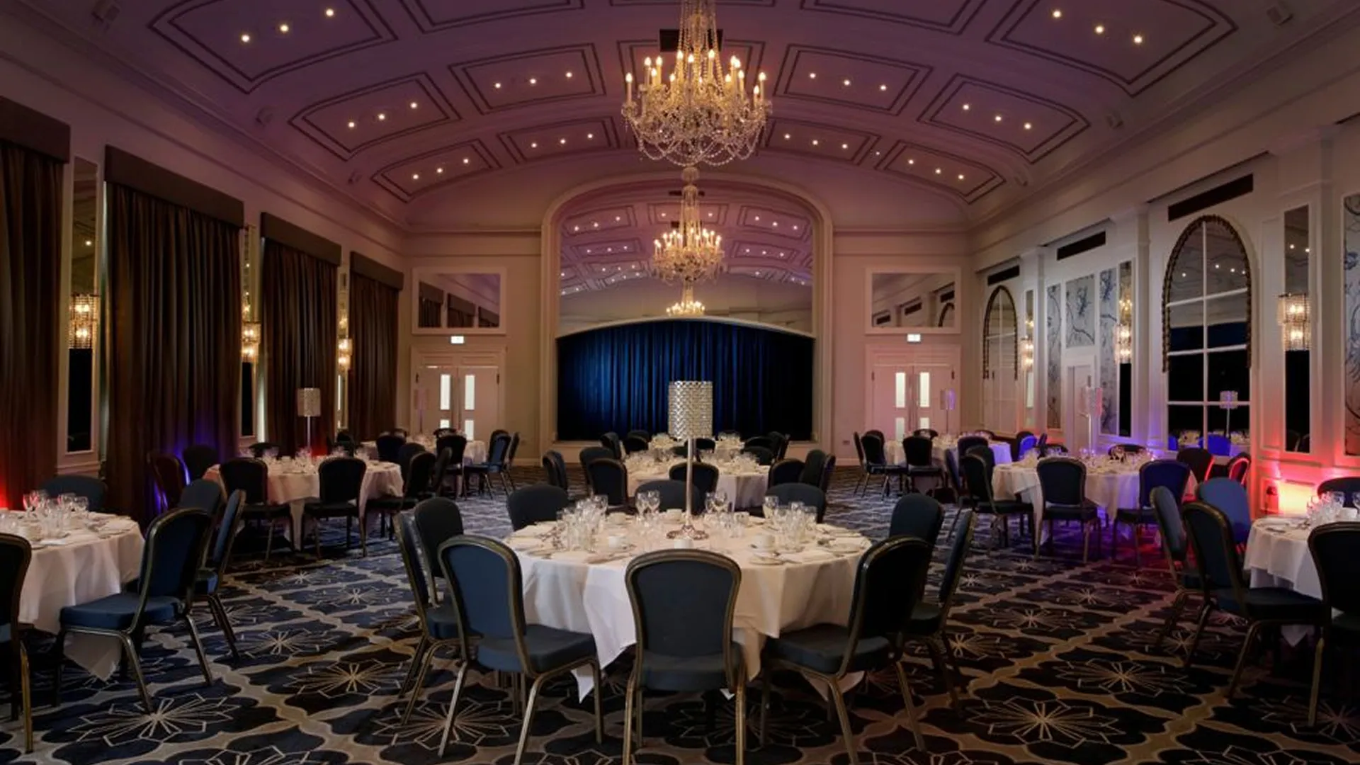 Mercure Windsor Castle Hotel, hotel wedding venue in Windsor and Maidenhead, Windsor and Maidenhead
