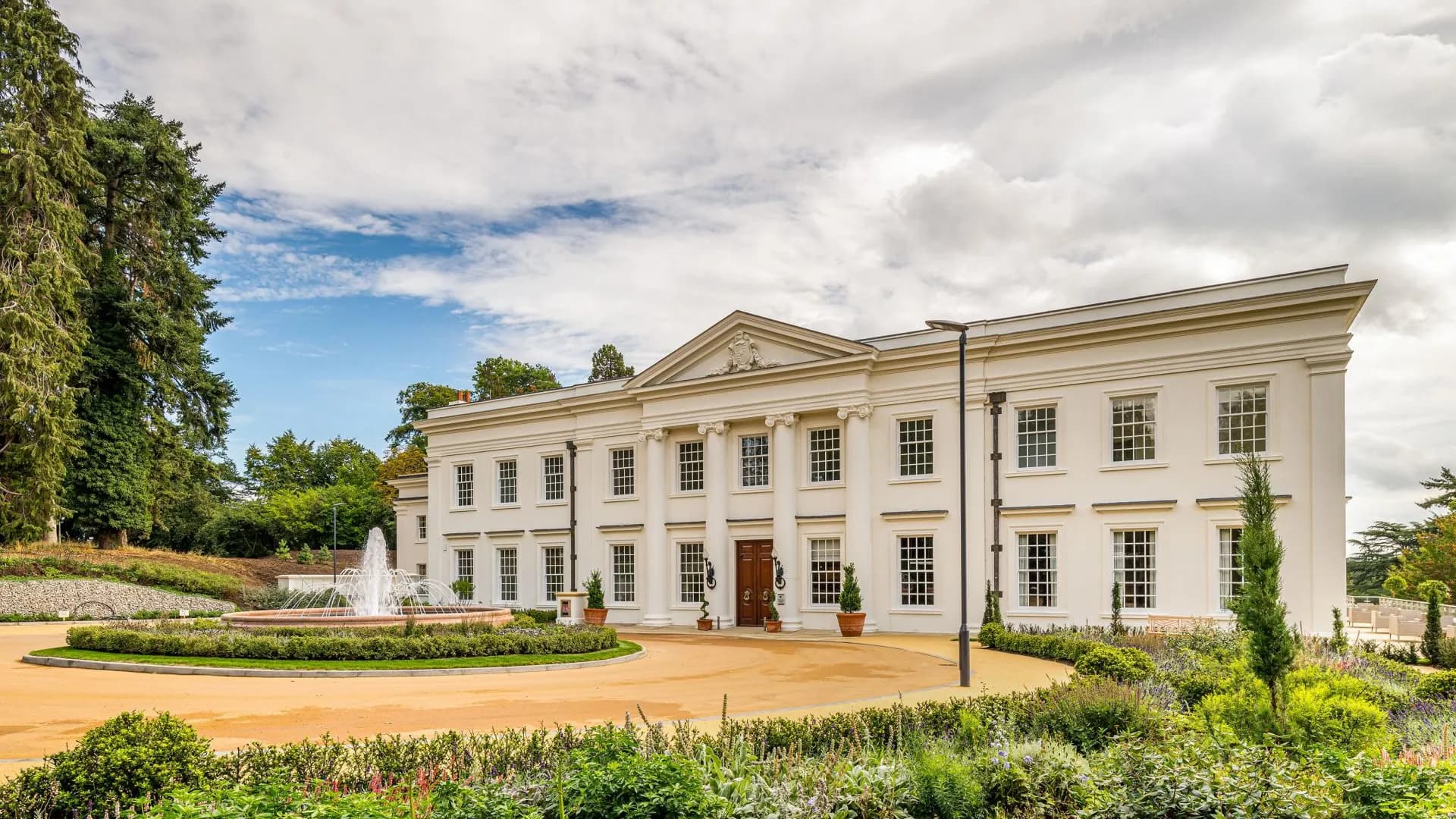 Northcote House, country house wedding venue in Shaw cum Donnington, West Berkshire