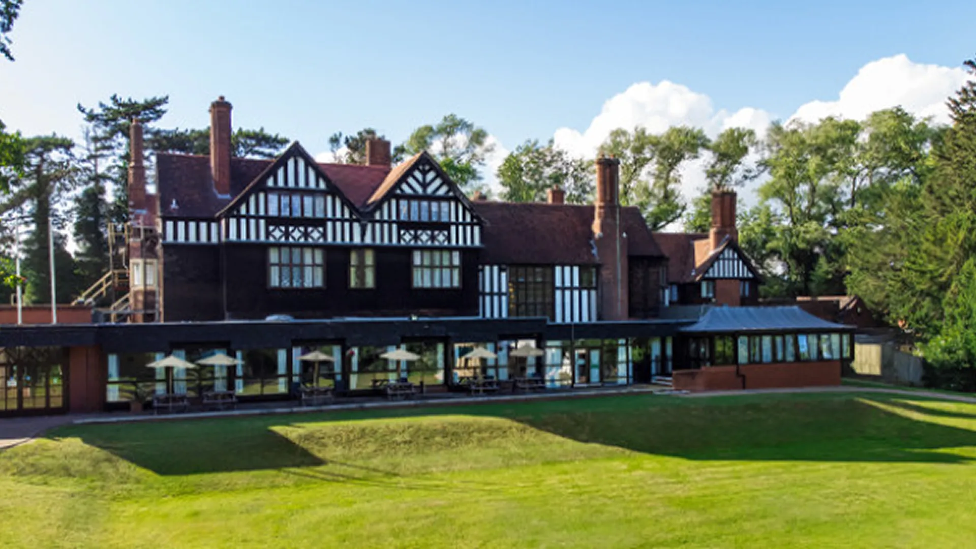 Royal Court Hotel, hotel wedding venue in Keresley, Coventry