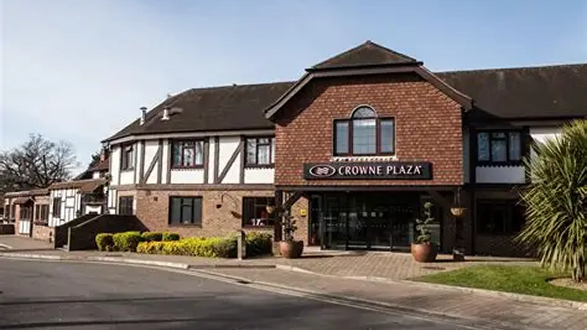 Crowne Plaza Felbridge, hotel wedding venue in East Grinstead, West Sussex