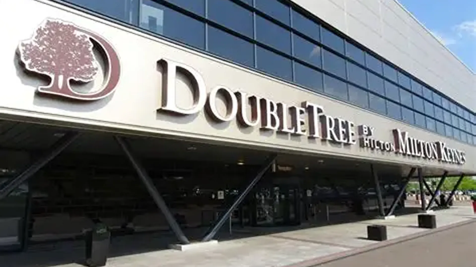 DoubleTree by Hilton Milton Keynes, hotel wedding venue in Bletchley and Fenny Stratford, Milton Keynes